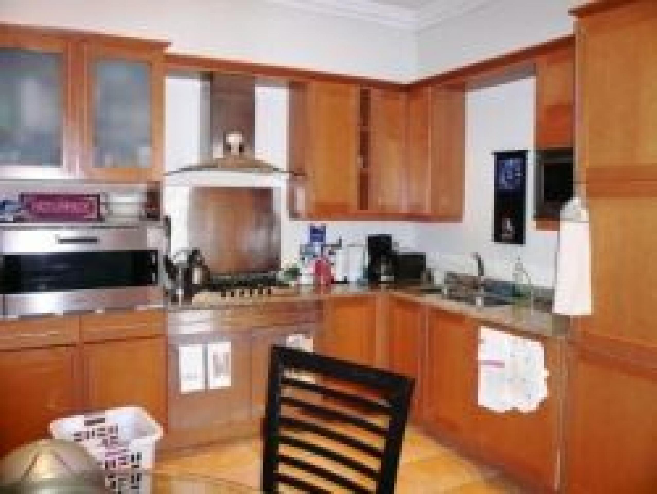 			2 Bedroom, 1 bath, 1 reception Flat			 Bracknell Gardens, HAMPSTEAD NW3